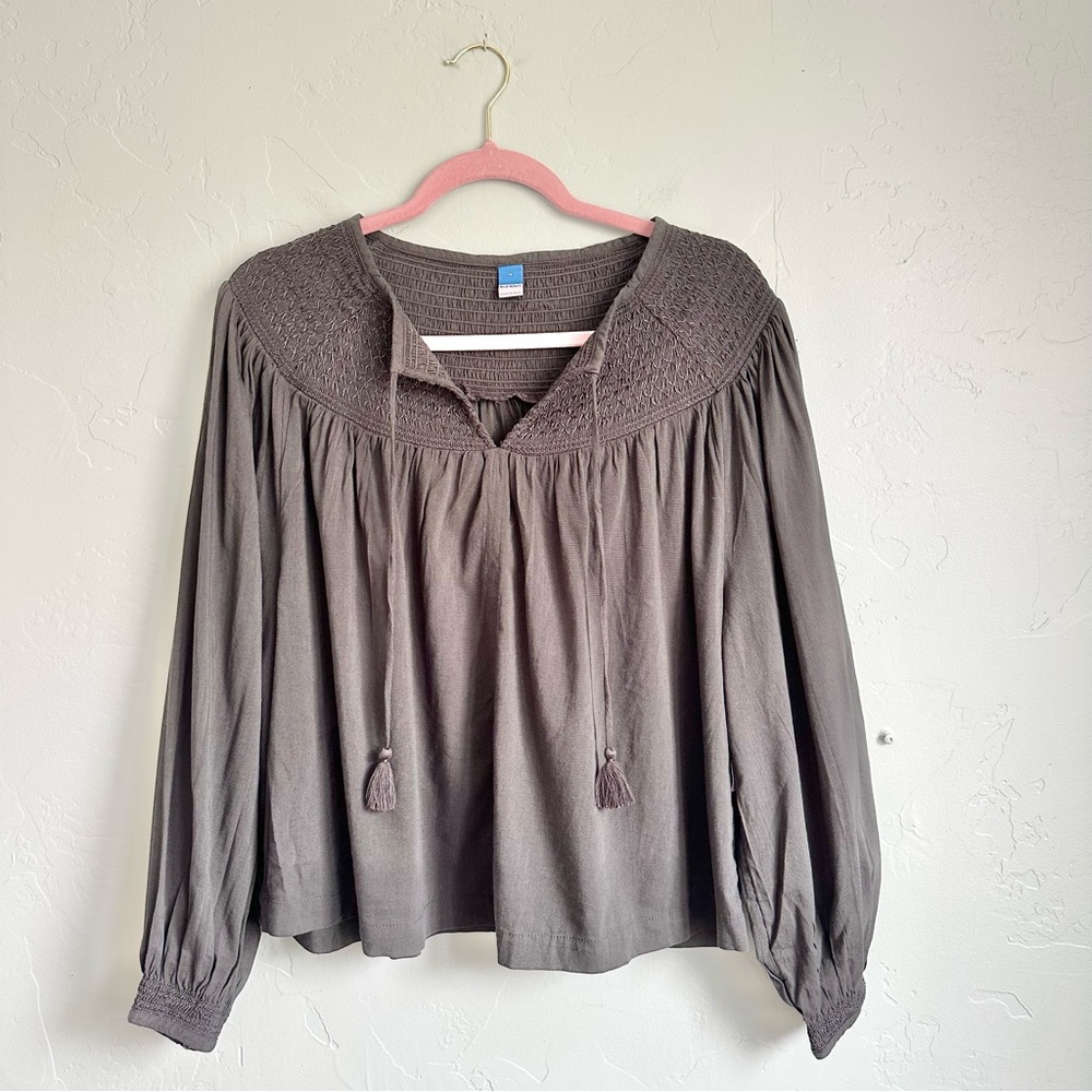 NWT Old Navy Women's Gray Smocked Embroidered Boho Peasant Poet Blouse Medium